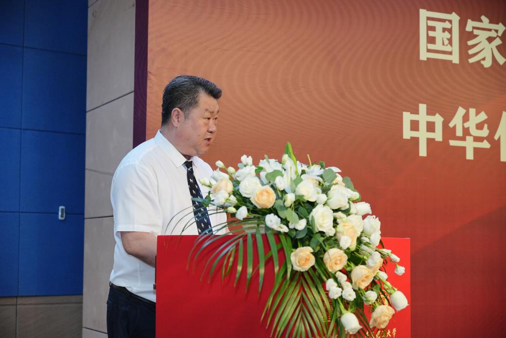 图2 beat365中文唯一官网党委副书记、院长孙波主持讲话，例1